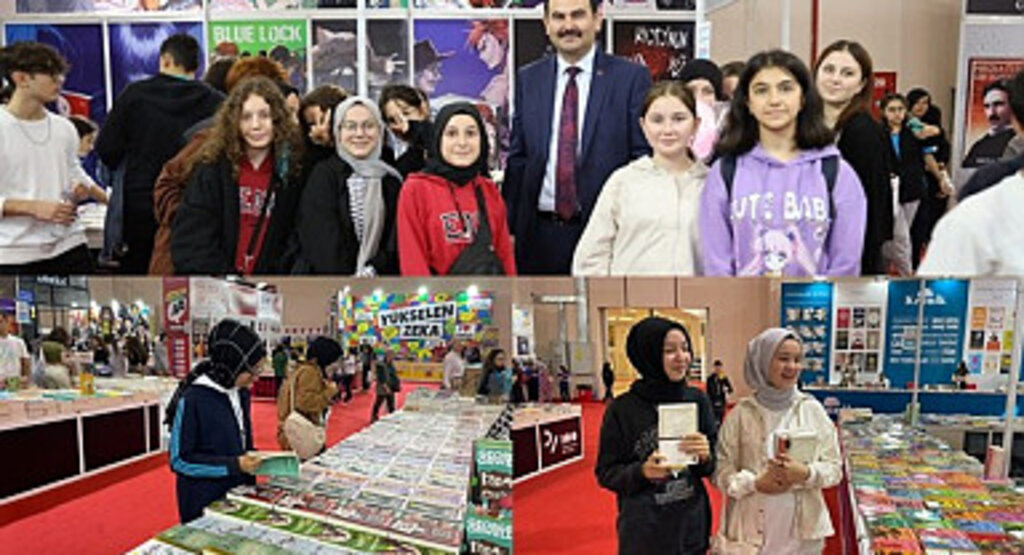 Canik İlçe Milli Eğitim Müdürü Zahit Köseoğlu öğrenciler ile kitap fuarında