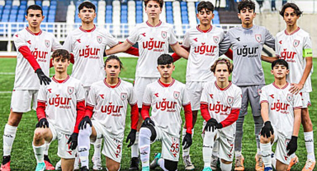 Samsunspor U14 Erzurum FK'yı 2-1 mağlup etti