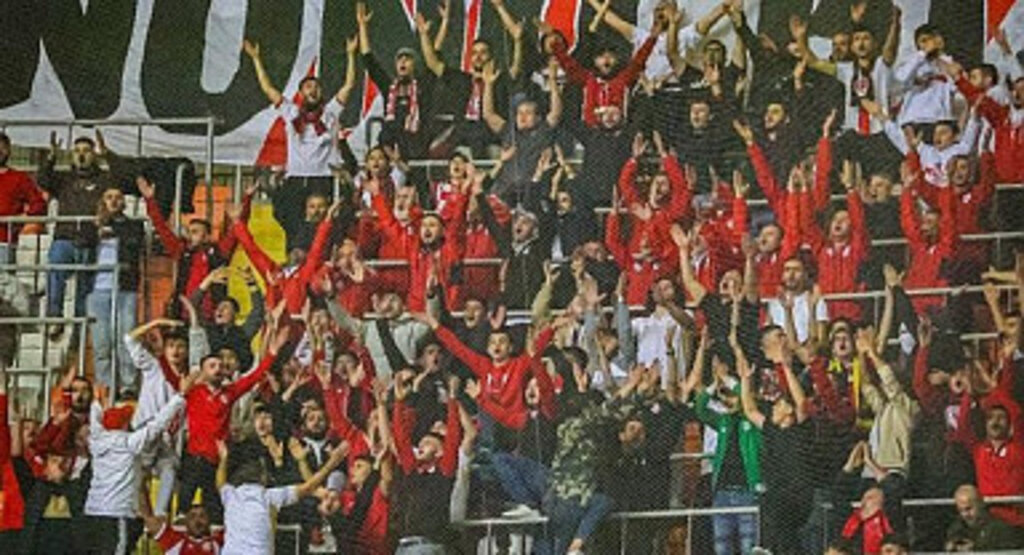 Samsunspor taraftarına Adana'da çirkin saldırı