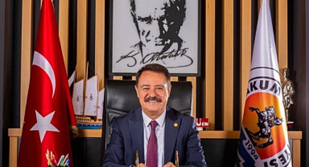 Atakum Belediye Başkanı Cemil Deveci'nin yeni yıl mesajı