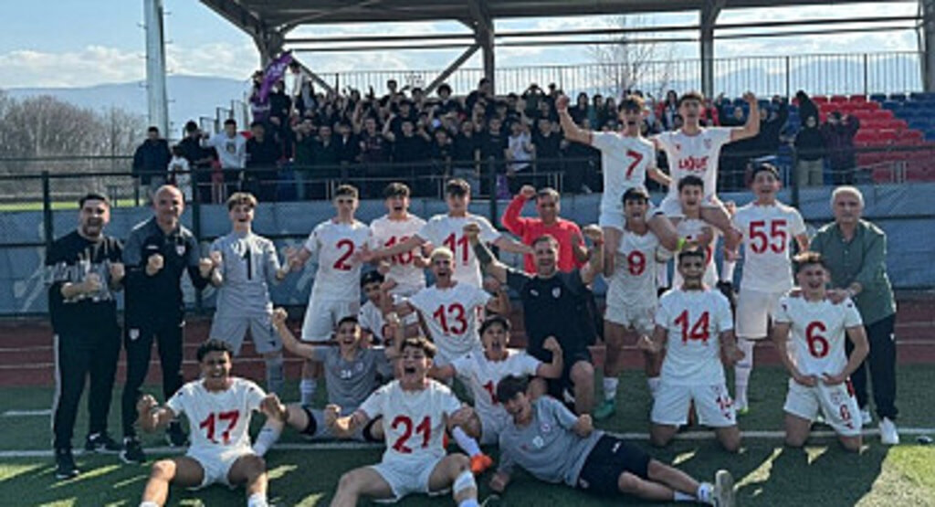 Uğur Okulları finale kaldı