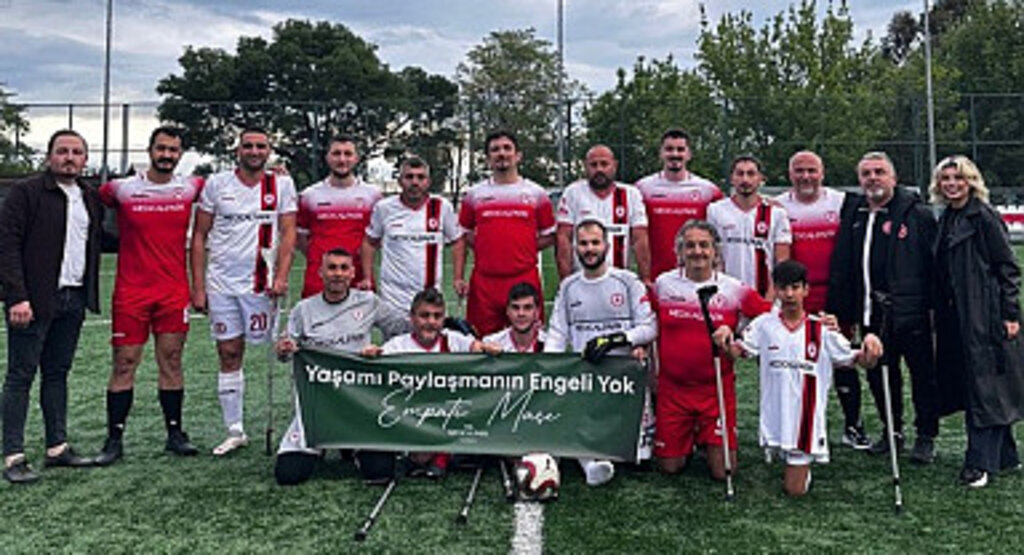 Sağlık çalışanları ve Medical Park Samsun Engelligücü’nden empati maçı