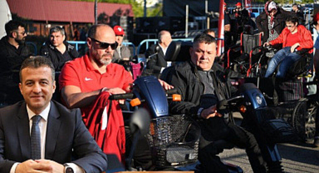 Samsun’da 100 engelliye akülü araç ve tekerlekli sandalye