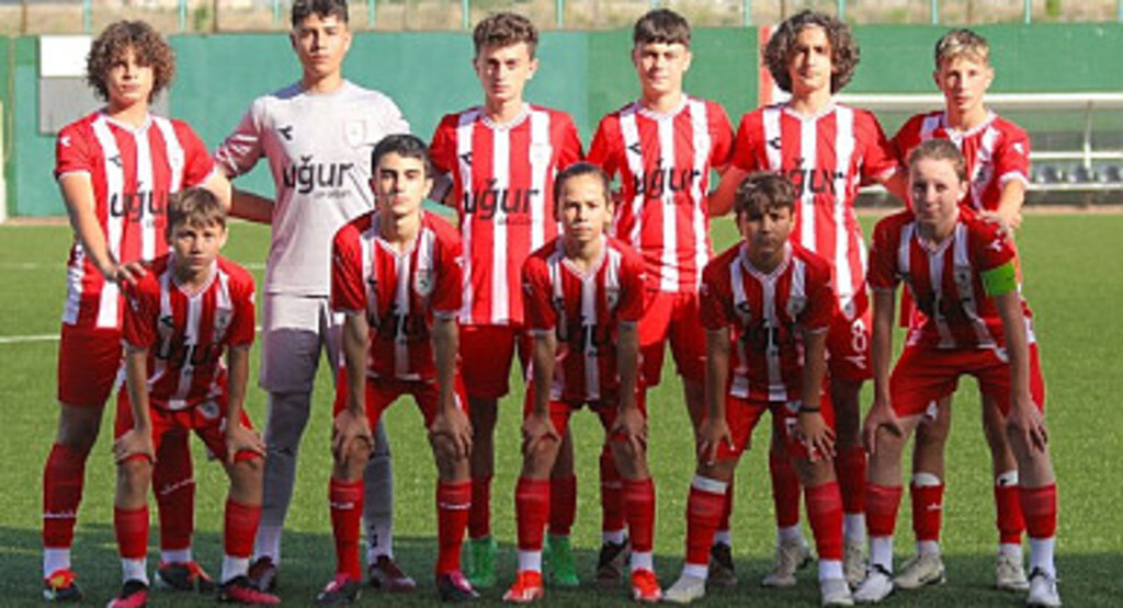 Samsunspor Karasamsun'u 7-0 mağlup etti