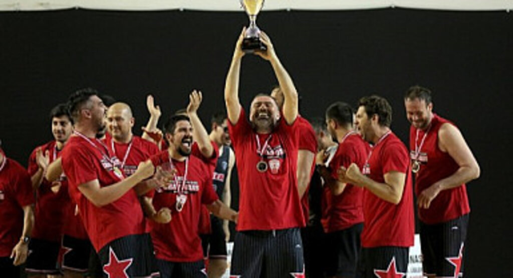 Yıldız Holding Basketbol Takımı CBL Türkiye Şampiyonu