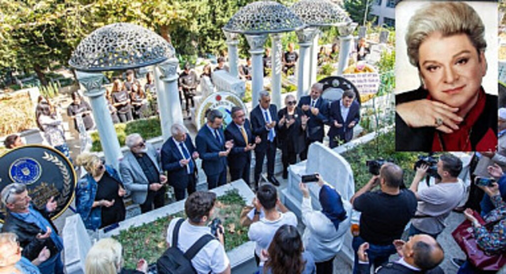 Hayırsever sanatçı Zeki Müren'in ruhu için mevlit okutuldu!