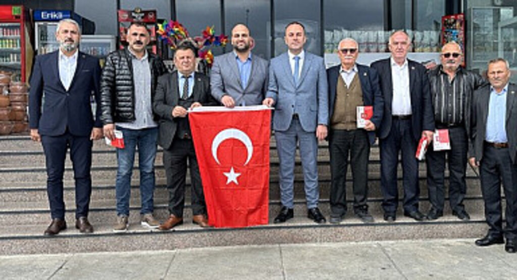 MHP Havza İlçe Başkanlığından Muhtarlara Anlamlı Hediye