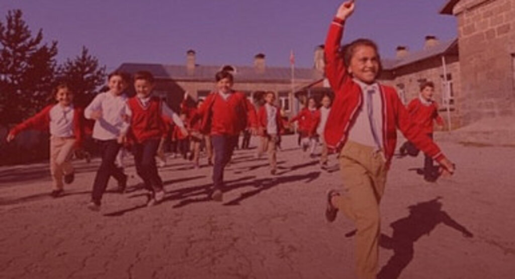 Öğrencilerin tatil sevinci! 19 Mayıs tatili hafta sonu ile birleşti 