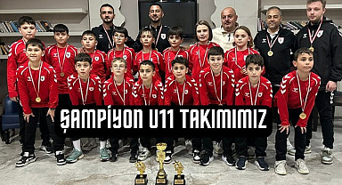 Samsunspor U11 Antalya’da şampiyon oldu