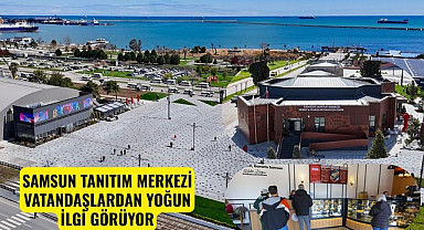Samsun Tanıtım Merkezi yerli ve yabancı turistlere rehberlik ediyor