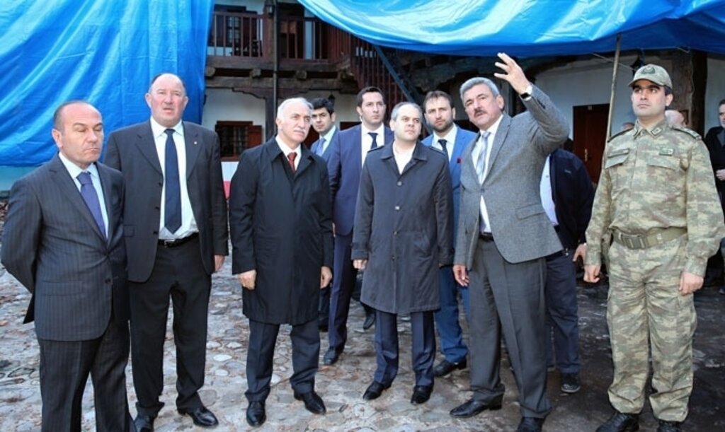 Bakan Çağatay Kılıç, İnşa Edilen Konutları ve Taşhan’ı İnceledi