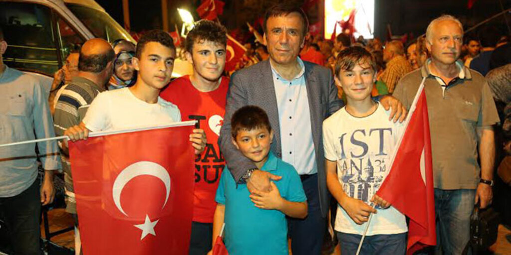Başkan Genç'ten 'hainleri ihbar edin' çağrısı