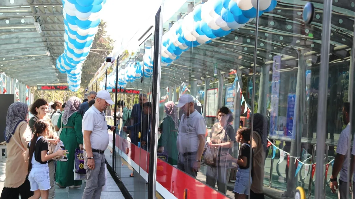Samsun'un Yeni Tramvaylarına Vatandaşlardan Tam Not