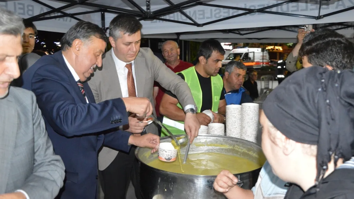 Başkan Murat İkiz: 15 Temmuz milletimizin yazdığı kahramanlık destanıdır Başkan Murat İkiz: 15 Temmuz milletimizin yazdığı kahramanlık destanıdır