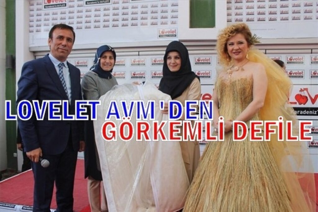 Lovelet AVM 19 Mayıs Gençlik Bayramına Özel Defile ve Mini Konser Düzenledi