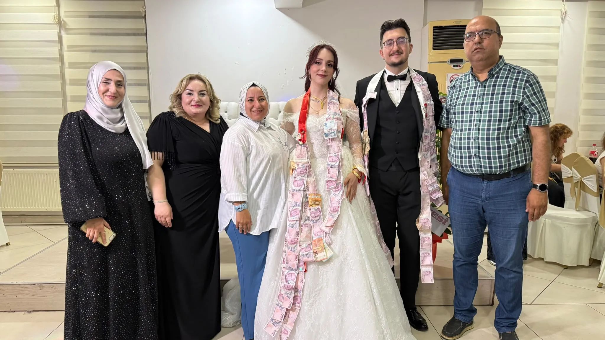 Gazeteci Recep Yazgan’ın mutlu günü: Mahinur ile Semih dünyaevine girdi Gazeteci Recep Yazgan’ın mutlu günü: Mahinur ile Semih dünyaevine girdi