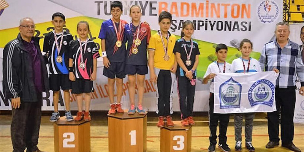 13 yaş altı Badminton Türkiye Şampiyonasında altın madalya Samsun'un
