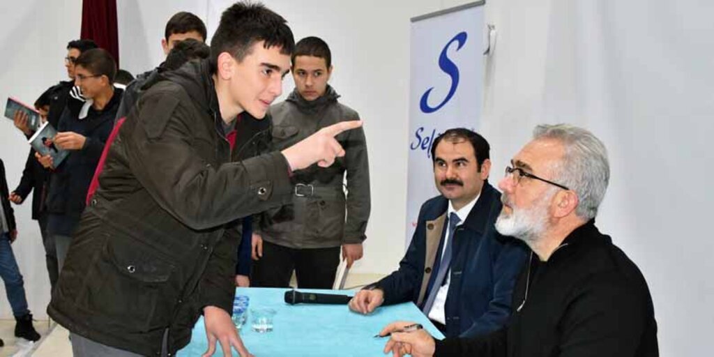 '15 Temmuz, din algısı değiştirilmiş insanların bir kalkışmasıdır'