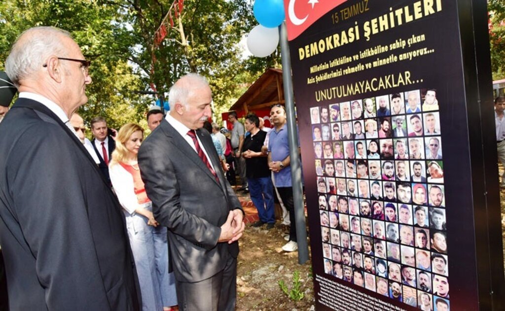 15 Temmuz Şehitler Parkı'nda duygulandıran anıt