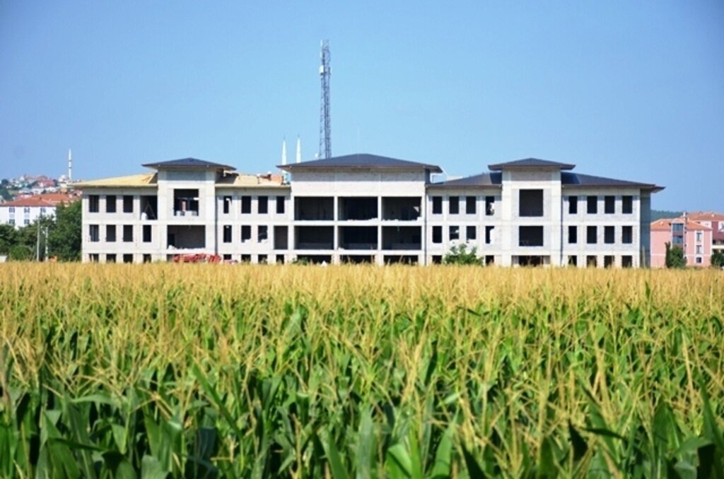 19 Mayıs İlçesinde 32 derslikli İmam Hatip Lisesi İnşaatı Devam Ediyor