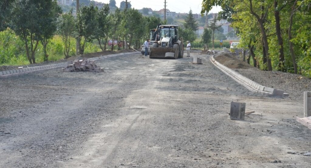 19 Mayıs İlçesinde yollar kilim gibi işleniyor