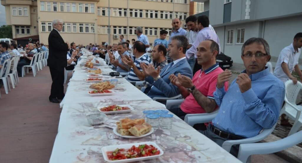 19 Mayıs Kültür Dayanışma Derneğinden 2. geleneksel iftar yemeği