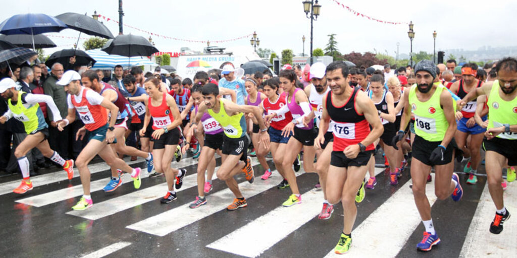 19 Mayıs Yarı Maratonu'nda Gelow ve Akpınar birinci oldu