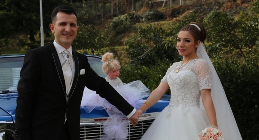 1964 model klasik otomobili gelin arabası yaptı