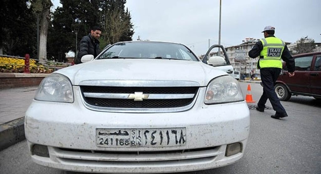 2 bin 76 Suriyeli'nin aracına geçici plaka