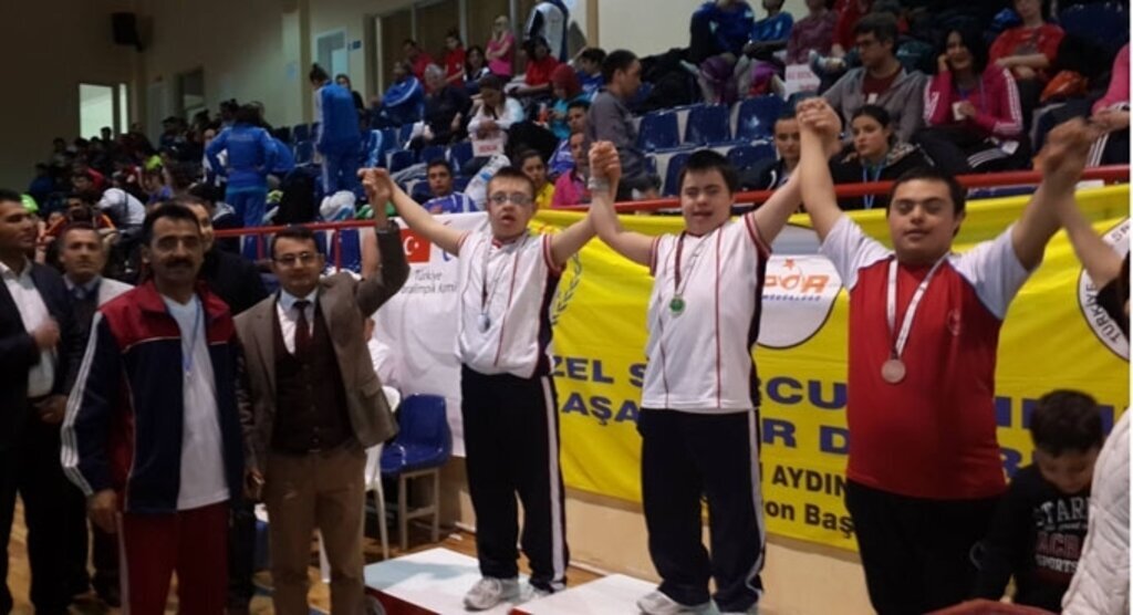 2015 Özel sporcular masa tenisi Türkiye şampiyonu Samsun’dan