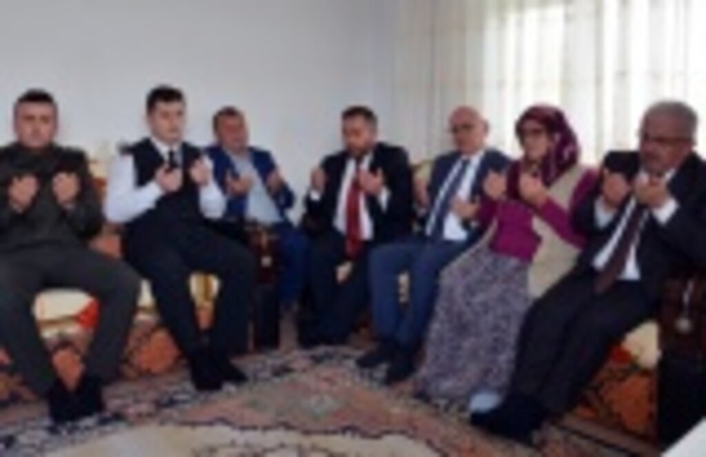 Terme Protokolü Şehit Ailesini Ziyaret Etti