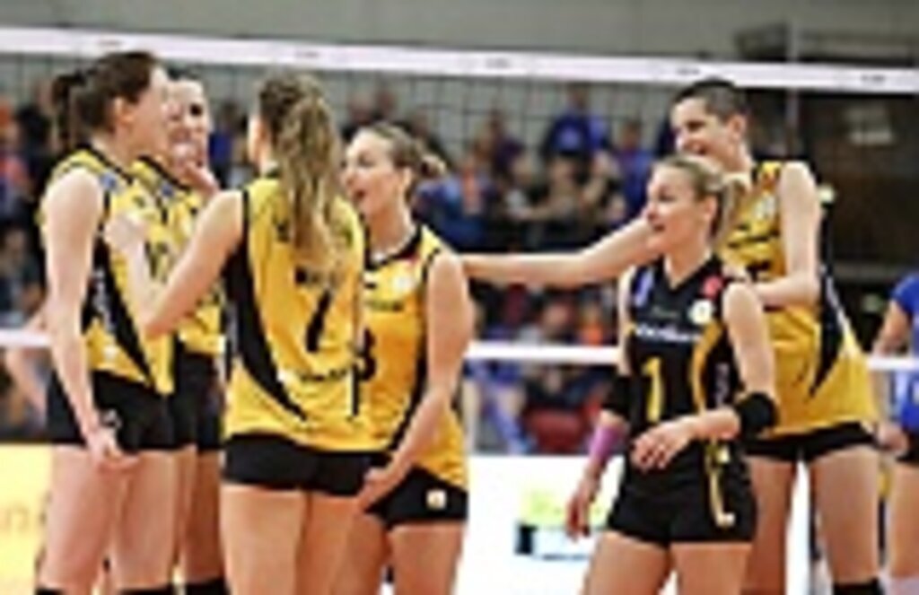 VakıfBank Avrupa'da çeyrek finalde!
