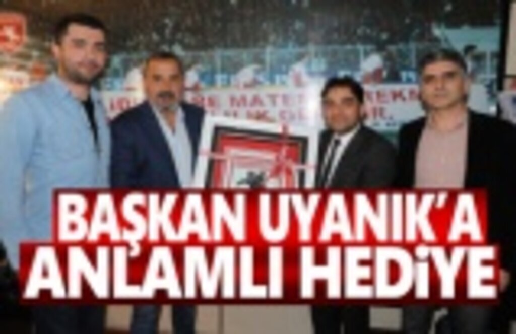 İsmail Uyanık'a 3 Boyutlu Samsunspor Tablosu