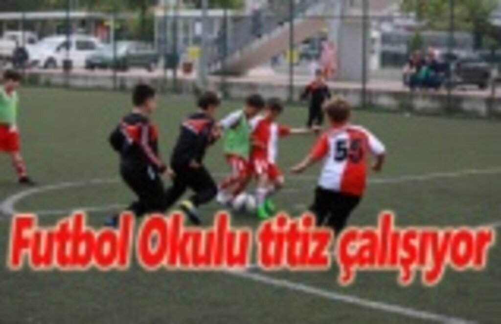 Futbol Okulu titiz çalışıyor