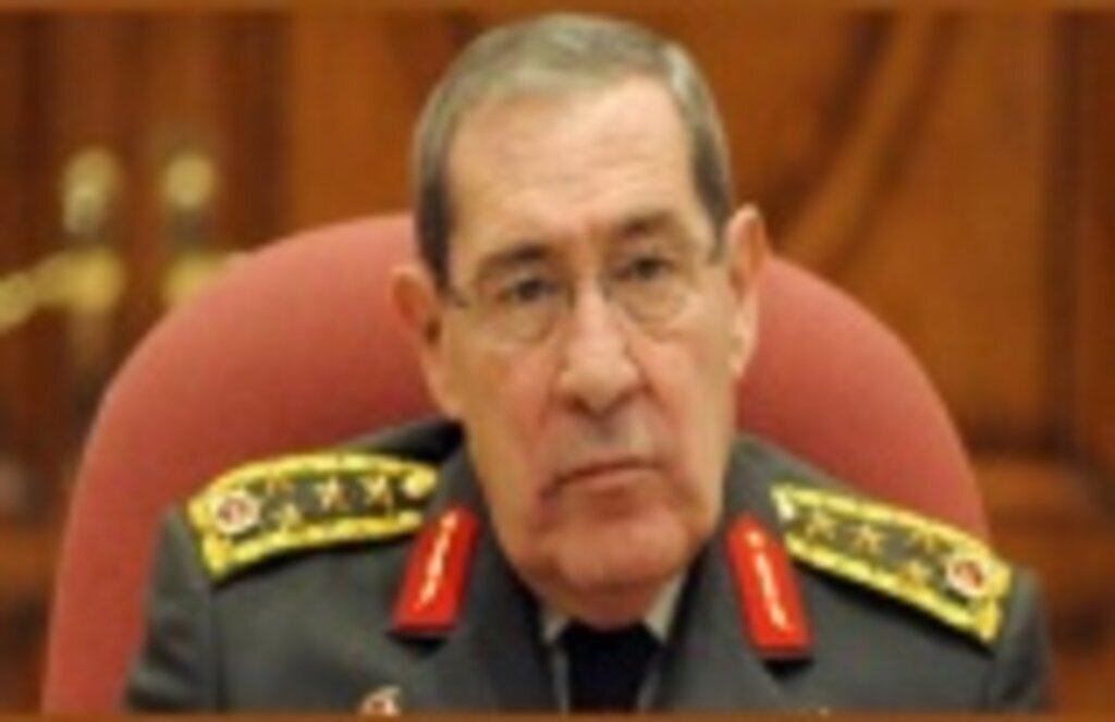 Yaşar Büyükanıt'ın tedavisi yoğun bakımda sürüyor