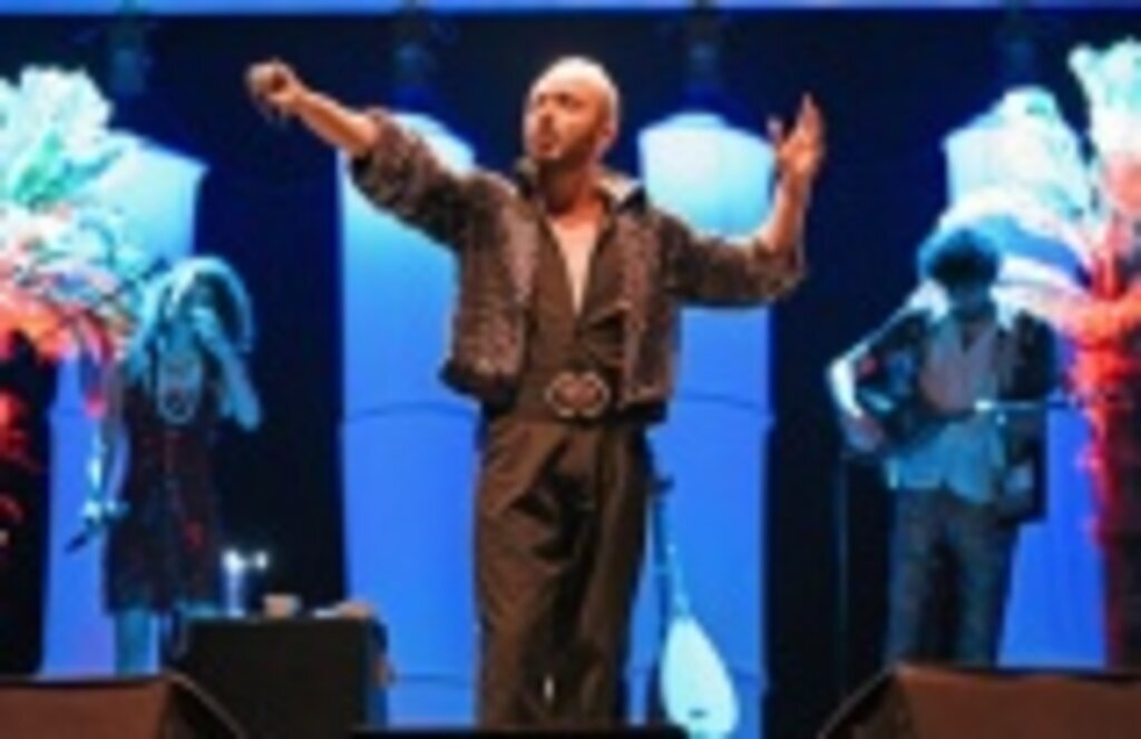 Mabel Matiz Kuşadası'nda konser verdi