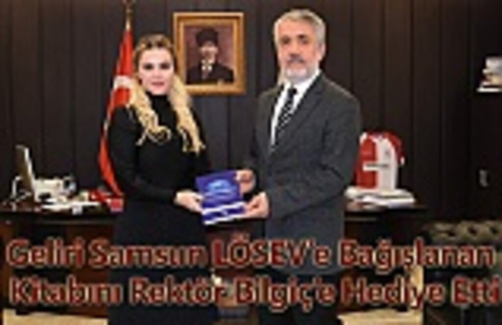 Aybike Tuba Özden Rektör Bilgiç’e kitabını hediye etti