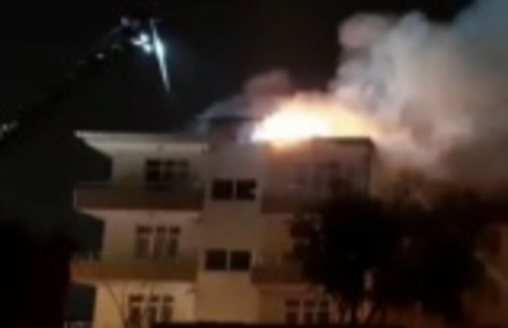 Atakum'da korkutan çatı yangını - Samsun Haber