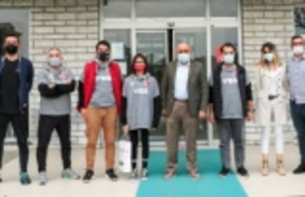 Yüzme Şampiyonu Azra Armağan'a ödül - Samsun Haber