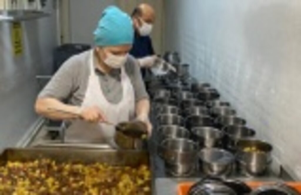 Samsun'da dar gelirli vatandaşlara sıcak yemek