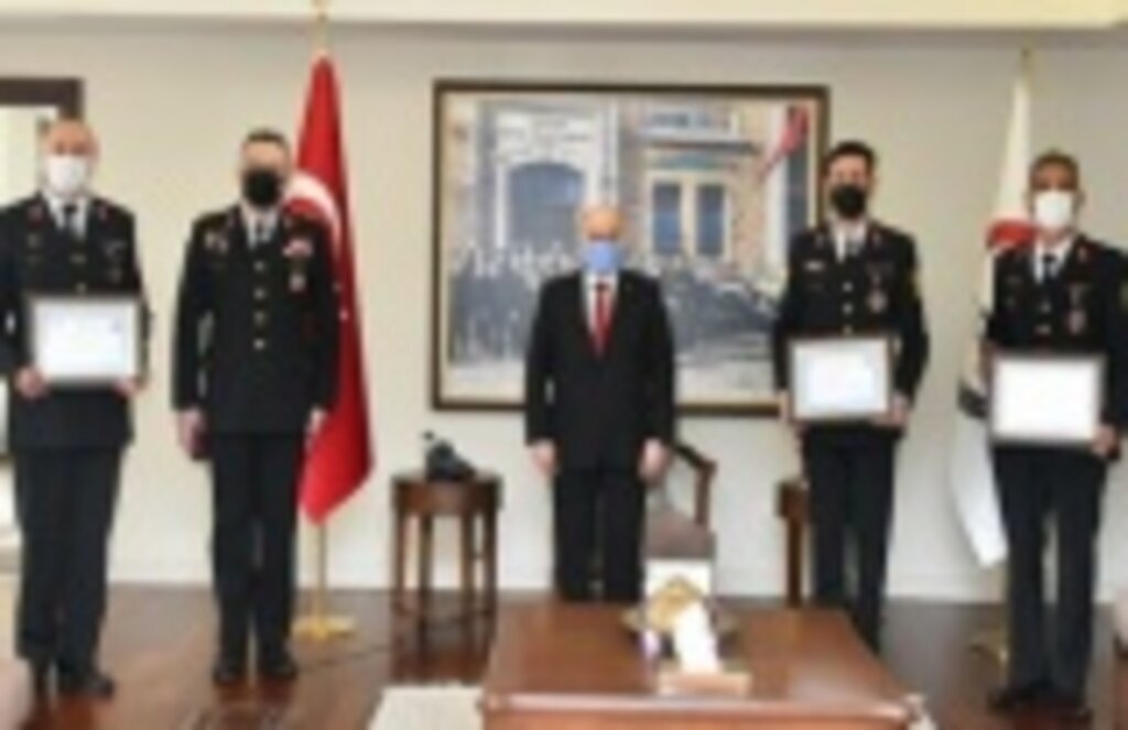 Vali Dağlı’dan Jandarma’ya başarı belgesi