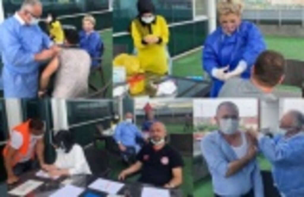 Tekkeköy Belediyesi personeli ilk doz aşısını oldu