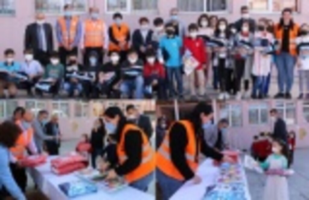 Atakum Belediyesi’nden öğrencilere hediye sürprizi