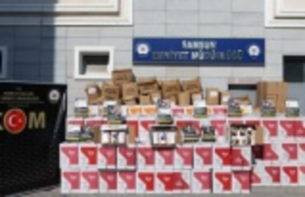 Samsun'da 4 milyon 230 bin bandrolsüz boş makaron ele geçirildi