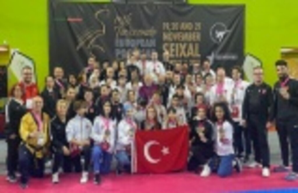 Avrupa Taekwondo Poomsae Şampiyonası'nda 8 madalya