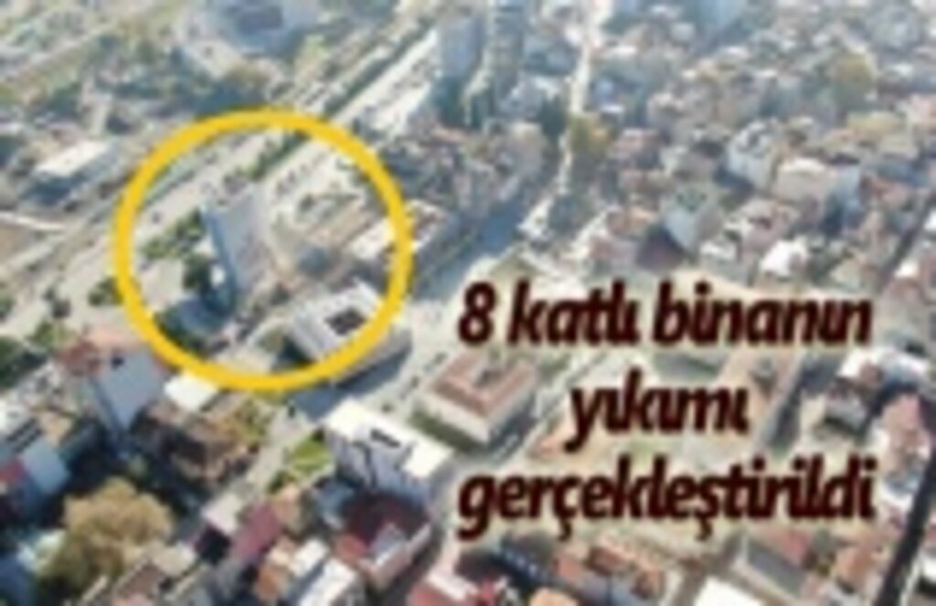 Saathane Meydanı'ndaki 8 katlı bina yıkıldı