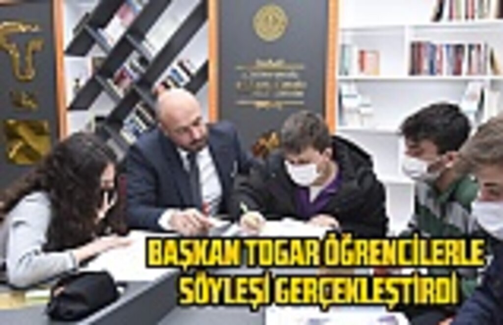 Başkan Togar öğrencilerle söyleşi gerçekleştirdi