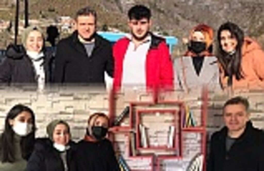 İletişim Fakültesi Öğrencilerinden Köy Okuluna İletişim ve Sanat Köprüsü