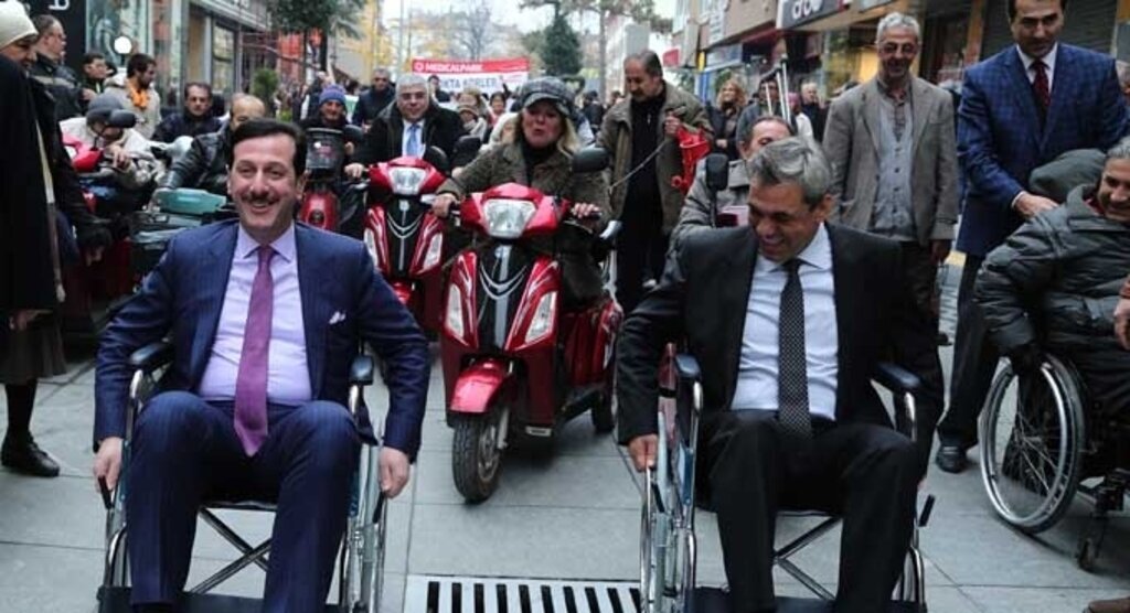 3 Aralık Dünya Engelliler gününde empati yaptılar