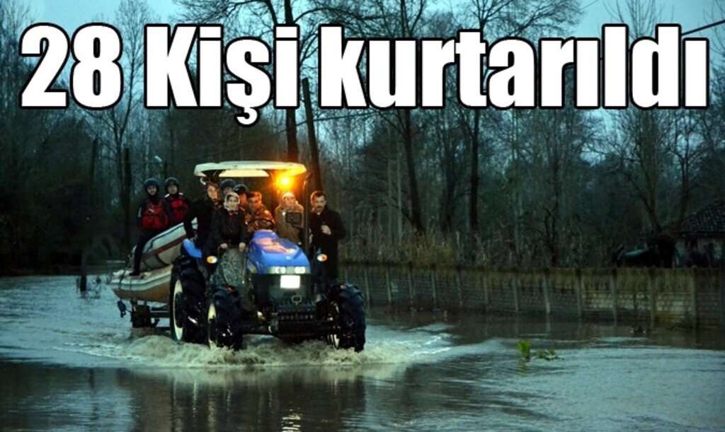 AFAD, Salıpazarı ve Terme'de taşan derelerin kenarında mahsur kalanları kurtardı